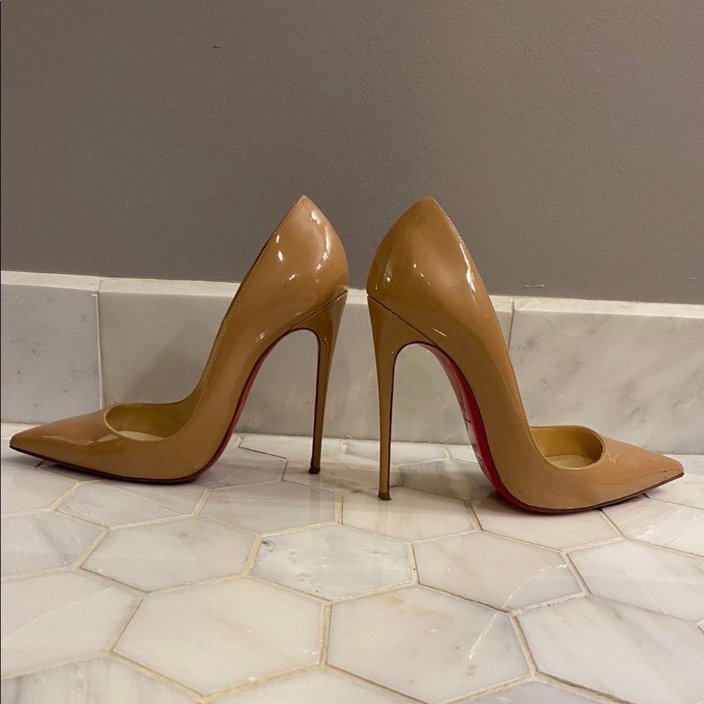 Authentic so Kate louboutins , everything shown in pictures 38.5